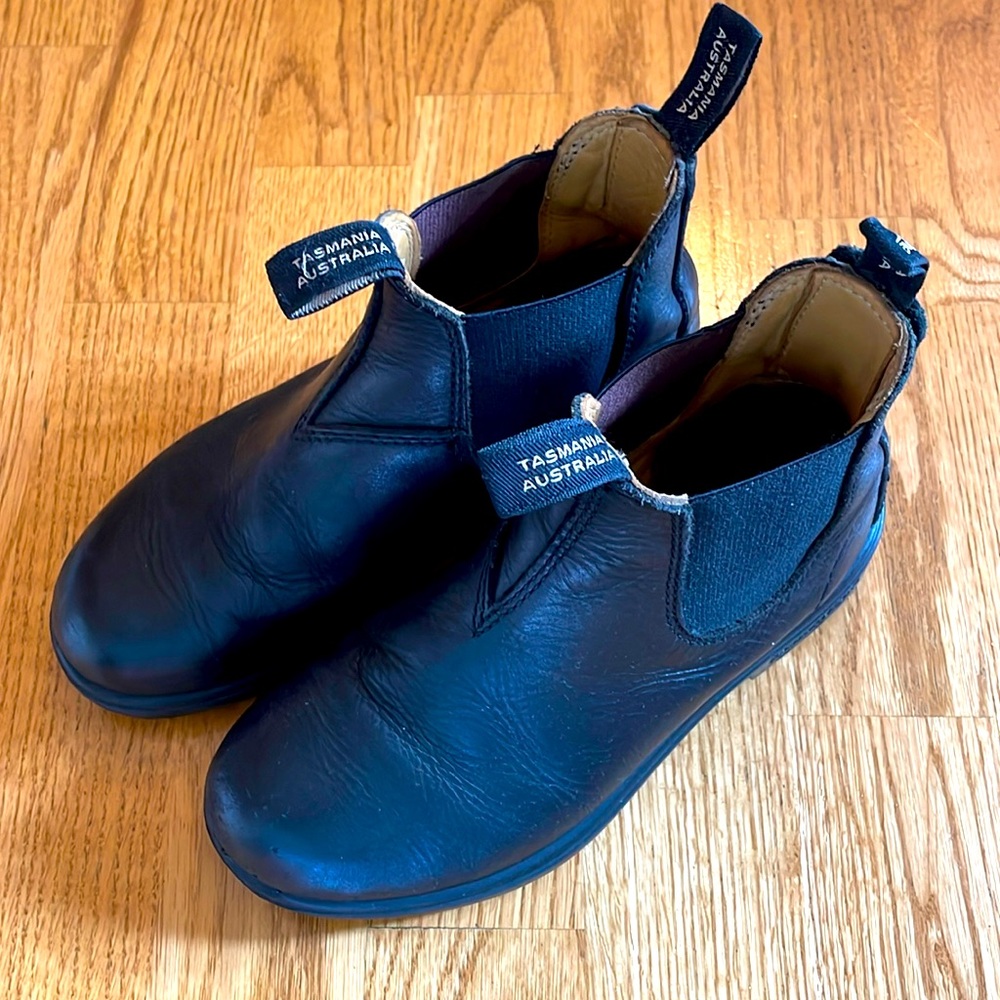 Blundstone boots black kids size 2